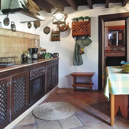 Relaxing Getaway In Arico La Sabinita, Cleaning Included 펜션 *