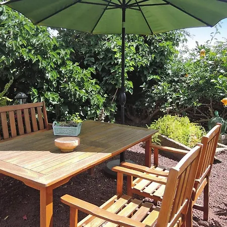 펜션 Relaxing Getaway In Arico La Sabinita, Cleaning Included *