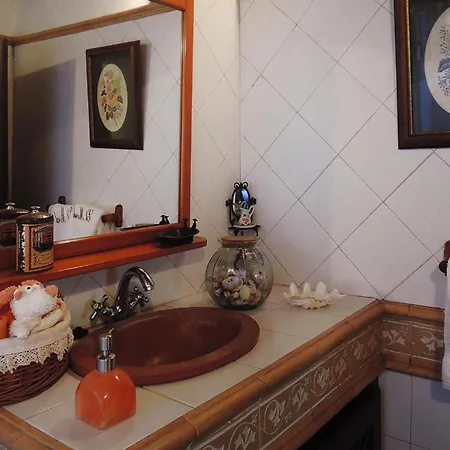 Relaxing Getaway In Arico La Sabinita, Cleaning Included 度假居